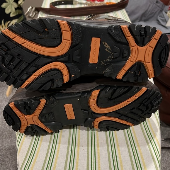 Skechers  Boot - Picture 8 of 8